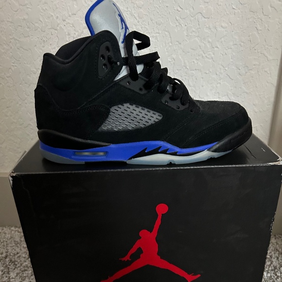 AIR JORDAN RETRO 5 - Picture 6 of 6